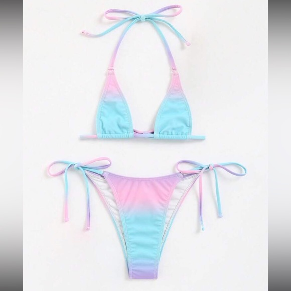 Bikini - Picture 3 of 3